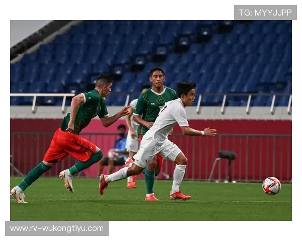 久保建英在高位压迫体系中的回防与拼抢贡献解析