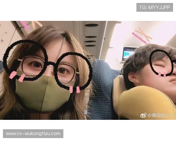 傅园慧训练完直接打车回家，师傅问她为啥不坐豪车，她笑说泳裤还没干透呢