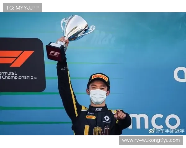 周冠宇的冰箱里只有蛋白粉和冰块