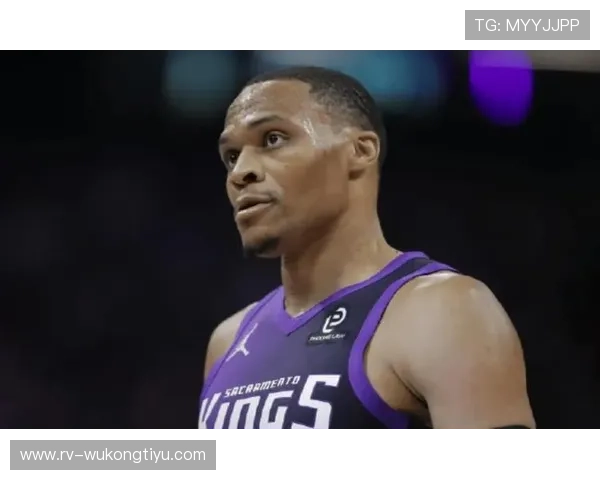 奥斯卡·罗伯特森突破篮下拉开得分差距超越时代同期控卫