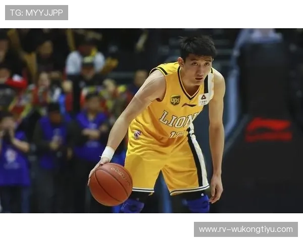 孙铭徽这日常，朋友圈发的豪车照跟他球场飞奔完全不像一回事啊