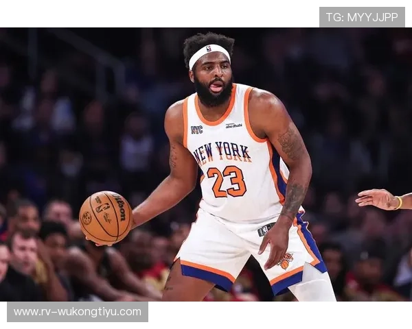 米切尔·罗宾逊通过篮下高效封盖提升防守端稳定性，明显优于以往赛季表现